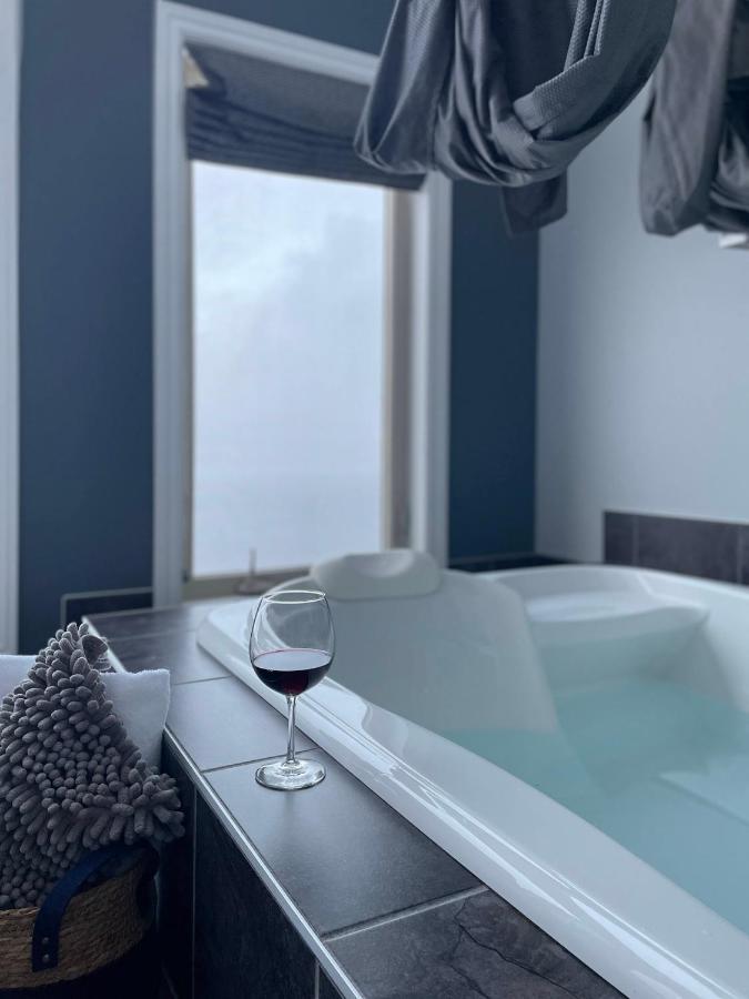 Coastal Lookout Suites 코너브룩 외부 사진